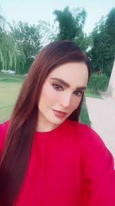 Outdoor Hair Showcase: Stunning Styles in Nature