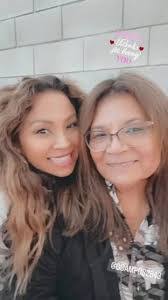 Diana Moeller's Instagram, Twitter & Facebook