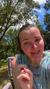 Sara Nix's Instagram, Twitter & Facebook