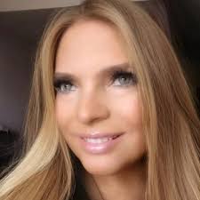 El caso de la muerte de Andrea Gloria Rojas Murillo, esposa de Julio Moura,  guitarrista de Virus, puso en foco esta práctica sexual. Algunos famosos  que murieron por sadomasoquismo.