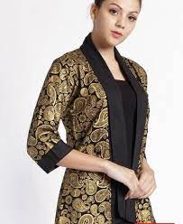 20 model baju batik kancing. 7 Inspirasi Model Baju Atasan Batik Untuk Wanita Dans Media