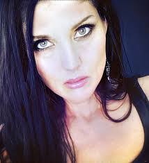 Lynn Berry's Instagram, Twitter & Facebook