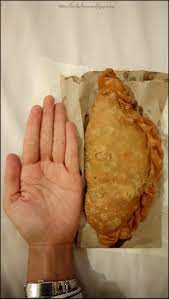 Meanwhile ikea curry puff they do it on the spot, damn hot. Ikea Curry Puff Damn Worth It