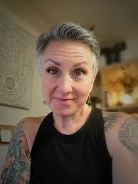 Donna Clardy's Instagram, Twitter & Facebook