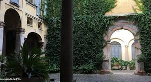 Agosto 2020 la nomina a parroco della parrocchia dei santi pietro e paolo in travagliato del rev.do presbitero santo (tino) decca. Palazzo Trivulzio E Il Suo Cortile Segreto Nel Cuore Di Milano