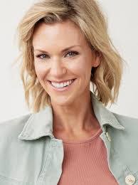 Carrie Darnell's Instagram, Twitter & Facebook