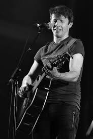 Edward christopher sheeran est né le 17 février 1990 à halifax (west yorkshire). 220 James Blunt Ideas James Blunt James Blunt