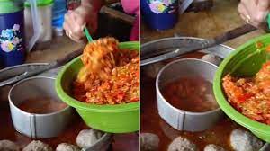 Tumis bumbu halus hingga setengah kering lalu masukkan cabai hijau cincang, tumis. Bakso Dikasih Cabai Sebaskom Warganet Lambung Auto Pecah Kumparan Com