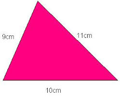 Hola buenas noches , alguien podria ayudarme a averiguar los lados de un triangulo isoceles sabiendo que su perimetro es de 76 cm,y sus 2 lados iguales 5 cm mas largos que su lado. Area Y Perimetro De Un Triangulo