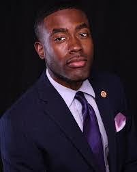 Devon Gomes's Instagram, Twitter & Facebook