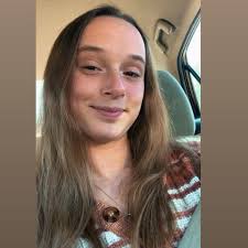 What are some top binge-worthy Netflix shows with good love and romance?