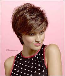 Sportliche Kurze Frisur Mit Hubschem Kurzen Nacken Einfache Frisuren Hair Styles Short Hair With Layers Haircuts For Medium Hair