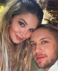 Avancé la reina del flow 3 míralo...