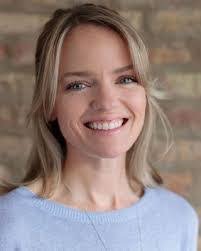 Lisa Lien's Instagram, Twitter & Facebook