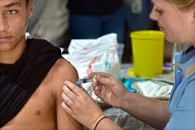 In nederland worden kinderen gevaccineerd volgens het rijksvaccinatieprogramma, dat is ingesteld in 1957. Wetsvoorstel Vaccinatie Hard Nodig Voor Veiligheid Kinderen Trouw