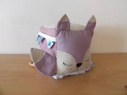 Tout pleins d'activités pour bébé. Cube D Eveil Renard Absolument Trop Adorable Pour Bebe Fille Creation Artisanale Bref J Adore Projets De Couture Bebe Couture Pour Bebe Jouet Bebe