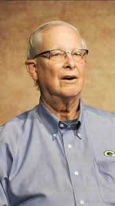 Say hello to Brenda, the 2025-2026 Learning in Retirement (LIR) President!  👋 Brenda used to be a principal in St. Paul, MN. She has always loved  learning, and after moving to Rhinelander