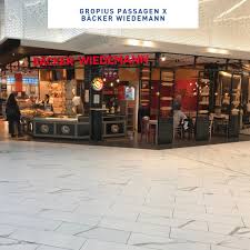 Die polizei hat noch am abend des missglückten banküberfalls in den gropius passagen in neukölln auch den zweiten tatverdächtigen geschnappt. 9p2yl6iw4kingm