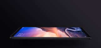 在相机部分，mi max 3采用后置12mp + 5mp 双摄像镜头，并且具备f/1.9光圈和dual pixel autofocus，以及支持ai 人像模式和ai scene detection等；而前置是8mp单摄像头，拥有f/2.0. Mi Malaysia