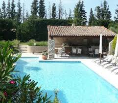 Le Lantana Taillades Photo Pool House Decouvrez Les 137 Photos Et Videos De Le Lantana Prise Piscine Amenagement Paysager Cabanes De Piscine Local Piscine