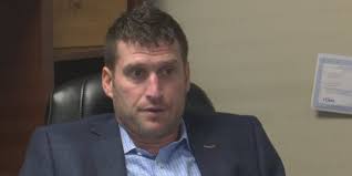 Renowned grifter Aaron Rossi busted with vape pen in jail. : r/PeoriaIL