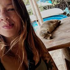 Experienced sailing couple seeking vessel from Tahiti to New Zealand