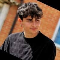 100+ perfiles de «Víctor Caballero»