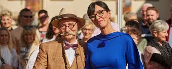 Bares für rares ist ein fernsehprogramm von. Bares Fur Rares Horst Lichter Trodelt Im November Wieder Zur Primetime Drittes Special Der Trodelshow Tv Wunschliste