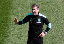 Oostenrijk is verslagen, we stomen definitief door naar de achtste finales. Spierballentaal Bij Oranje Opponent Oostenrijk Voetbal International