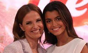82,856 likes · 141 talking about this. Filha De Maria Cerqueira Gomes Reage Ao Anuncio De Cristina Ferreira Dioguinho Blog