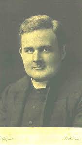 Julius Poole's Instagram, Twitter & Facebook