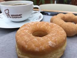 Oct 26, 2020 · pâté chaud, or bánh patê sô, is a flaky, buttery, and piping hot savory meat pie that goes great with a cup of vietnamese coffee. Pon De Ring Picture Of Mister Donut Bangkok Tripadvisor