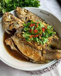 Ni resep dri tetangga walupun simple rasa mantap. Resep Ikan Ekor Kuning Kukus Resep Kuliner Cookpad Indonesia