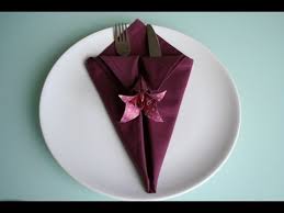 Pliage De Serviette Range Couvert Plier Une Serviette Pour Noel Diy Youtube Plier Des Serviettes En Papier Pliage Serviette Eventail Et Pliage Serviette