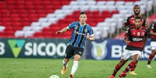 O fla segue no objetivo de disputar o título, já o tricolor não quer ficar para trás do g4 enquanto se prepara para a final da copa do brasil. Gremio Sofre Gol No Fim E Empata Em 1 A 1 Com Flamengo