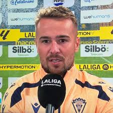 Adrián Luque (@AdriiLuque)