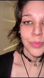 Samantha Sledge's Instagram, Twitter & Facebook