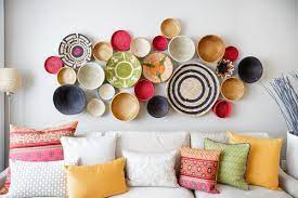 The following ideas share our favorite ways to decorate an outdoor wall. 9 Ways To Decorate A Blank Wall