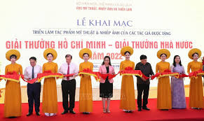 Giới thiệu 47 tác phẩm mỹ thuật, nhiếp ảnh được tặng Giải thưởng Hồ Chí  Minh, Giải thưởng Nhà nước