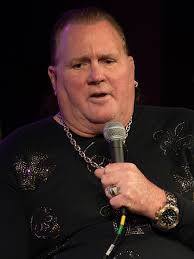 Edward Leslie's Instagram, Twitter & Facebook