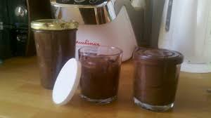Ninitella Dans Nini Avec Petrir Concasser 200g De Praline 100g De Chocolat Noir 397g De Lait Concentre Sucre 10ml D Recette Companion Recettes Sucrees Recette