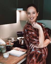 Fama sara prata há 2 horas. Sara Prata On Instagram Hoje Estive Em Directo Na Pagina Da Mypaleoxperience A Partilhar Uma Das Receitas Do Meu Livro In 2020 High Neck Dress Neck Dress High Neck