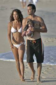 Brooke burke and her daughter rain were spotted on their way to dance class in malibu! Brooke Burke And David Charvet Vacationed In Cabo With Daughter 100 Hot Celebrity Summer Vacations Popsugar Celebrity Photo 84