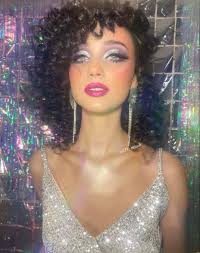 Danielle Crooks (daniellecrooks)