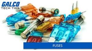 While the type of fuses used in your vehicle will differ based on the manufacturer and model of car you own, the introduction of the blade fuse (also called bladed fuses or spade fuses) in 1976 by littelfuse has seen this fuse type become the most common fuse type used in vehicles since the mid 1980's. The Fast Way To Learn The Different Types Of Car Fuses With Pictures Charts A Comprehensive Guide 2021 Easy Car Electrics