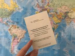 O certificado internacional de vacinação ou profilaxia (civp) é um documento que comprova que o viajante foi vacinado contra determinada doença, como a febre amarela, que é a maior preocupação da organização mundial de saúde. Vacina De Febre Amarela Para Viagens Internacionais Turistando Com A Lu