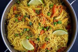 Bihun Goreng Memang Nampak Senang Je Nak Masak Tetapi Benda Yang Senang Ni La Yang Kita Selalu Vermicelli Recipes Singapore Noodles Asian Vegetarian Recipes