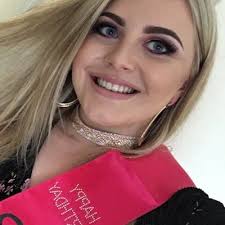 demi mack (@demimackk)