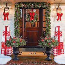 Shop our best selection of decorative outdoor privacy screens, dividers & panels to reflect your style and inspire your outdoor space. 30 Stunning Outdoor Christmas Decorations To Make The Season Bright