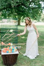 10 Ideen Fur Die Beschaftigung Und Unterhaltung Eurer Gaste Auf Der Hochzeit Hochzeit Ideen Unterhaltung Hochzeit Hochzeit Aktionen